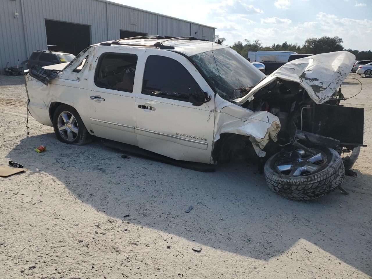 2011 Chevrolet Avalanche Ltz VIN: 3GNTKGE33BG341353 Lot: 61023715