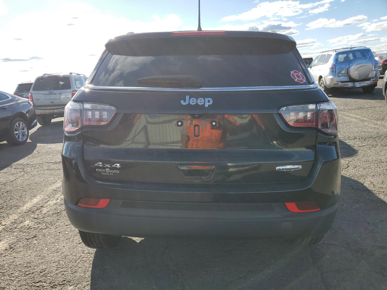 2018 Jeep Compass Latitude VIN: 3C4NJDBB1JT455517 Lot: 76595644