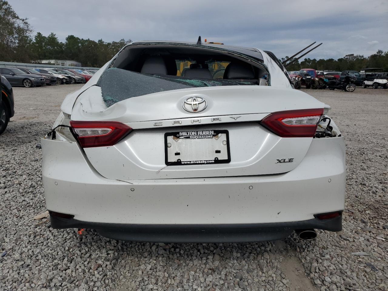 2018 Toyota Camry L VIN: 4T1B11HK3JU083088 Lot: 74591284