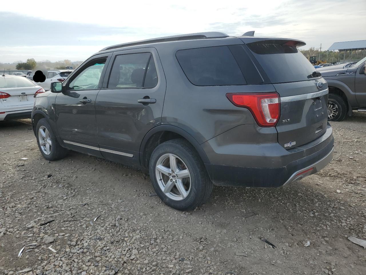 2017 Ford Explorer - Image 2