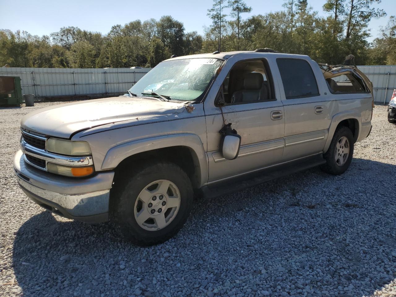 2004 Chevrolet Suburban - Image 1