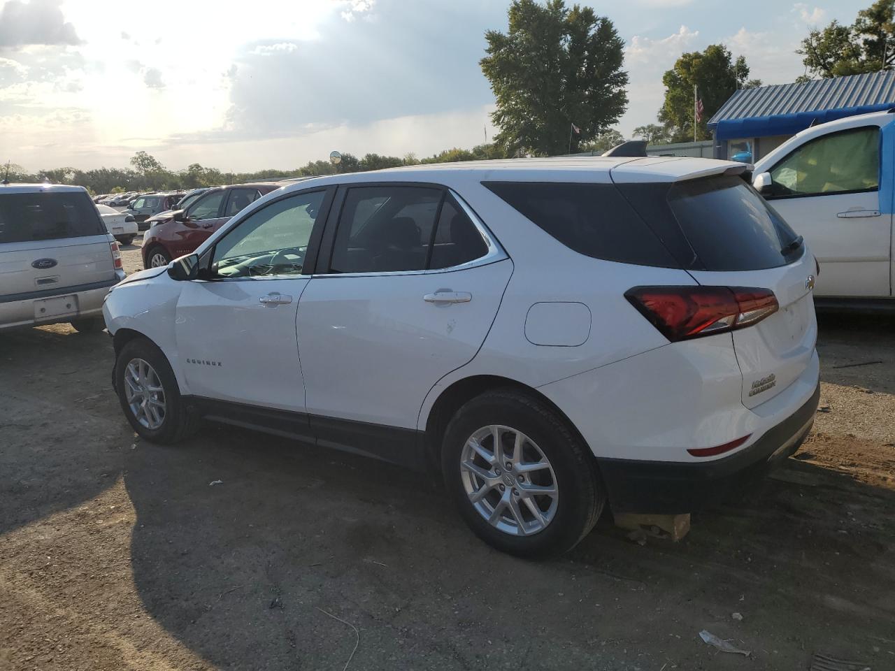2022 Chevrolet Equinox - Image 2