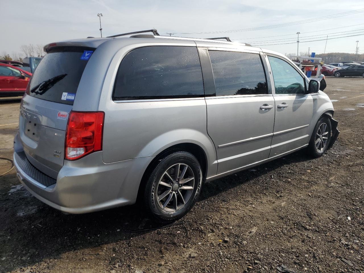 2017 Dodge Caravan - Image 3