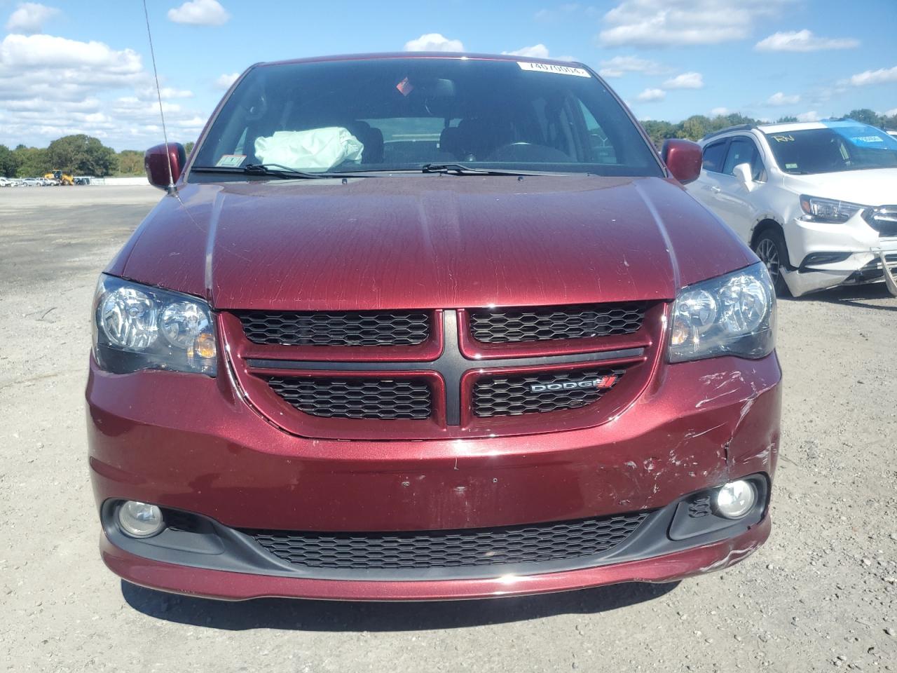 2018 Dodge Caravan - Image 5