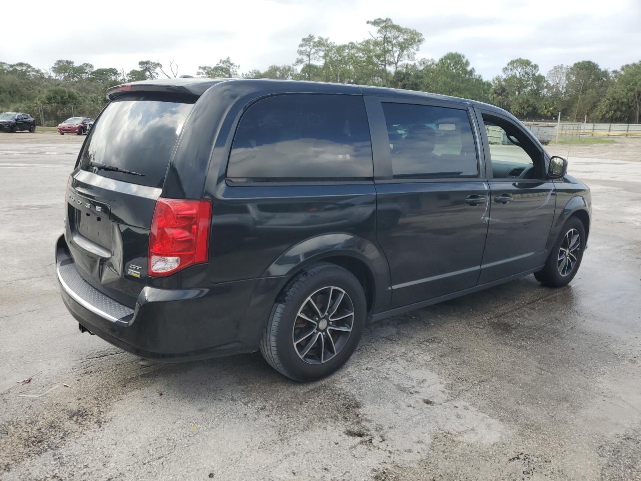 2018 Dodge Caravan - Image 3