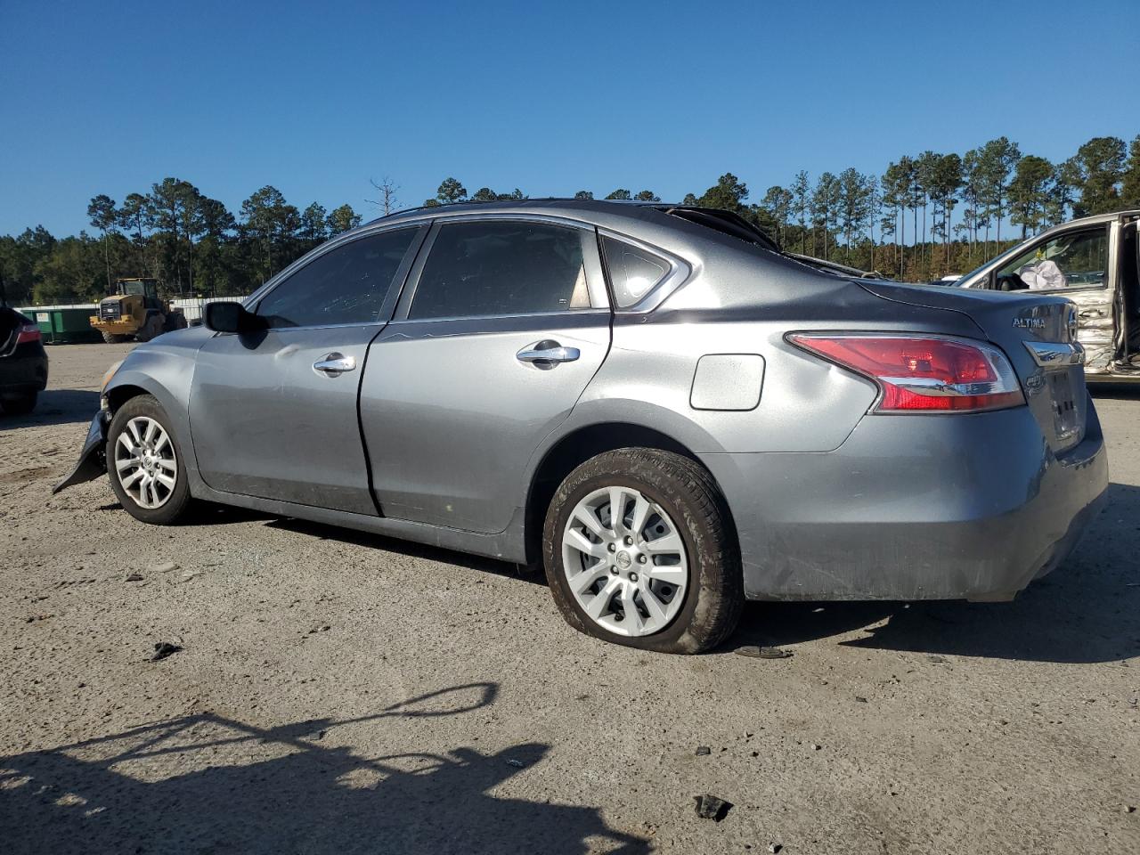 2015 Nissan Altima - Image 2