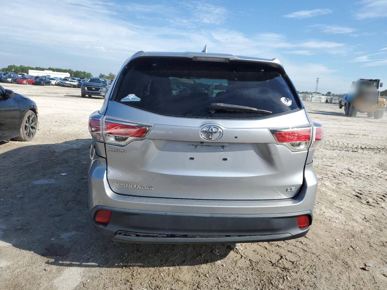 5TDZKRFH0ES033426 2014 Toyota Highlander Le