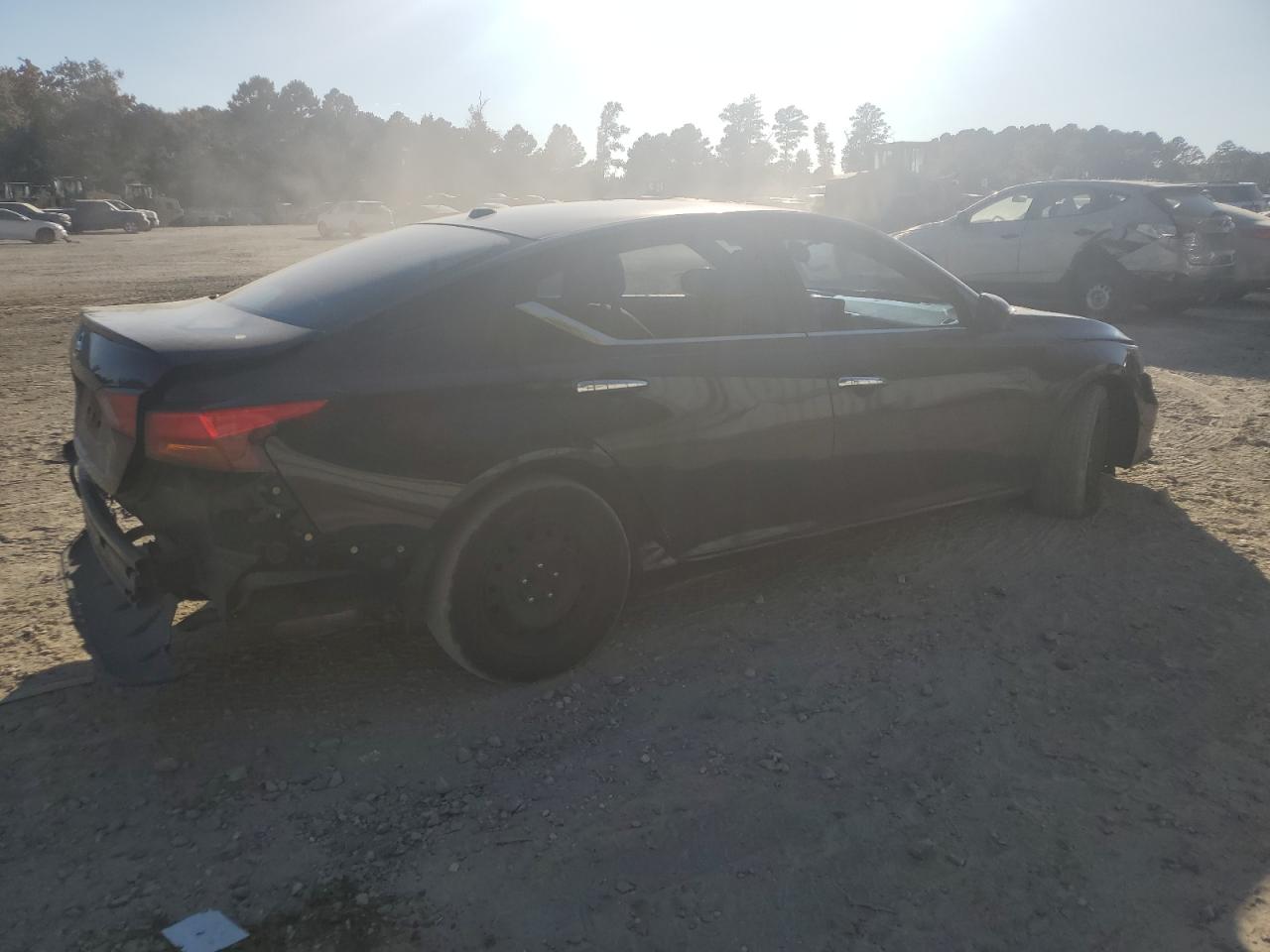 2020 Nissan Altima - Image 3