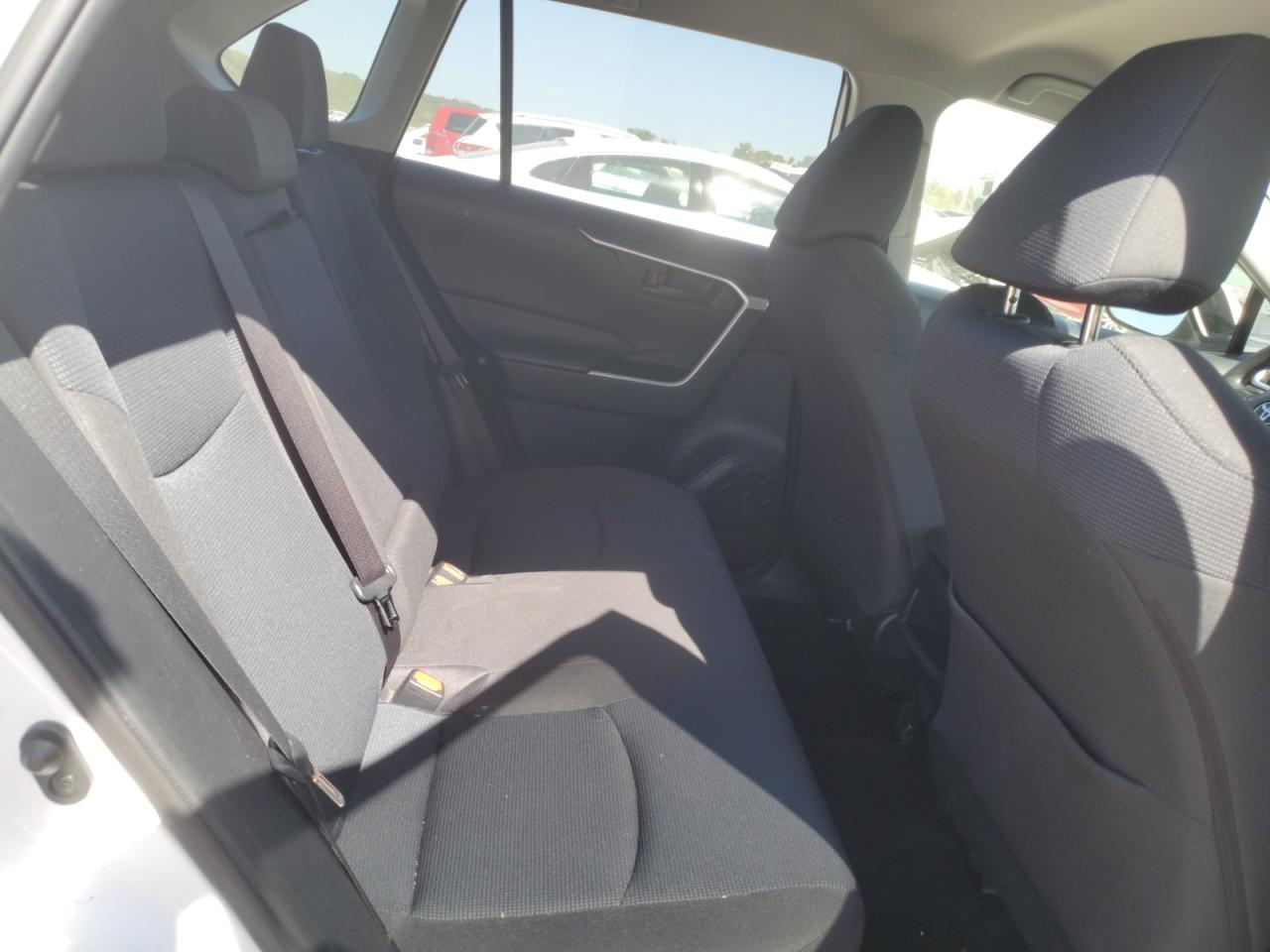 2019 Toyota RAV 4 - Image 11