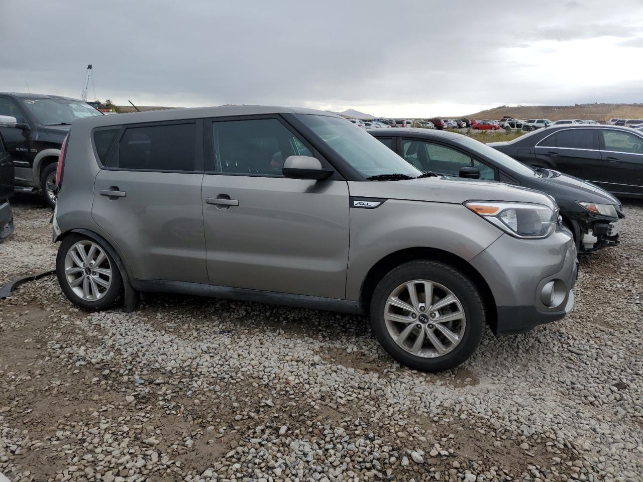 VIN KNDJP3A50K7007035 2019 KIA SOUL no.4