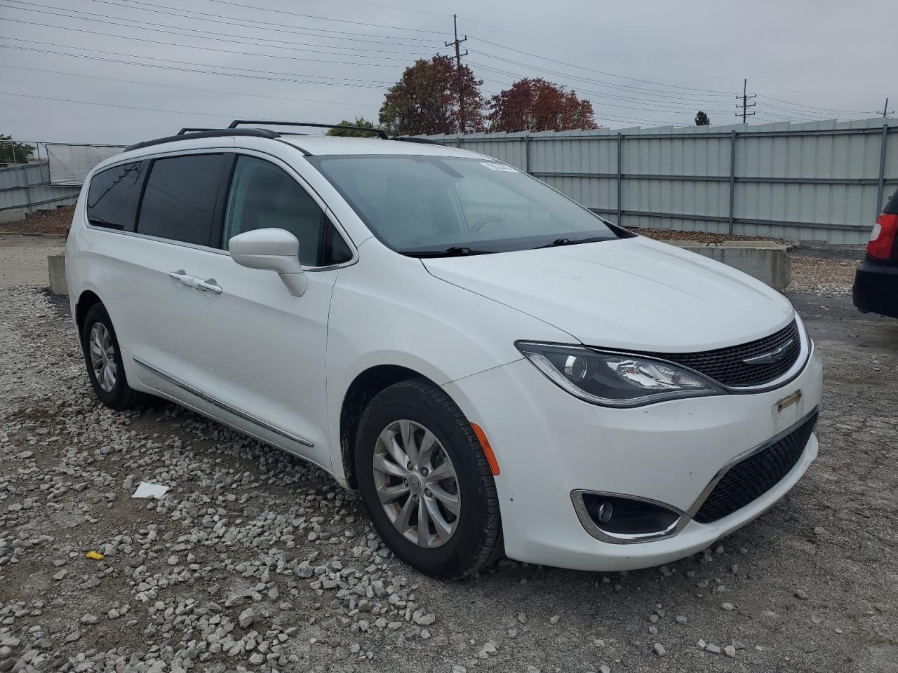 2017 Chrysler Pacifica Touring L VIN: 2C4RC1BG8HR526781 Lot: 73674414