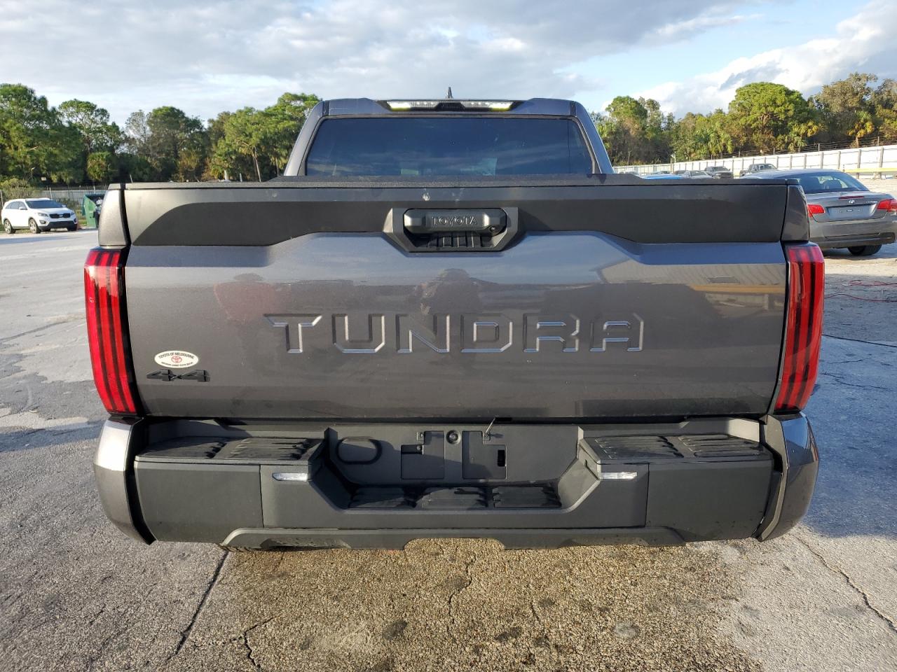 2024 Toyota Tundra Crewmax Sr VIN: 5TFKB5DB7RX177516 Lot: 76787074