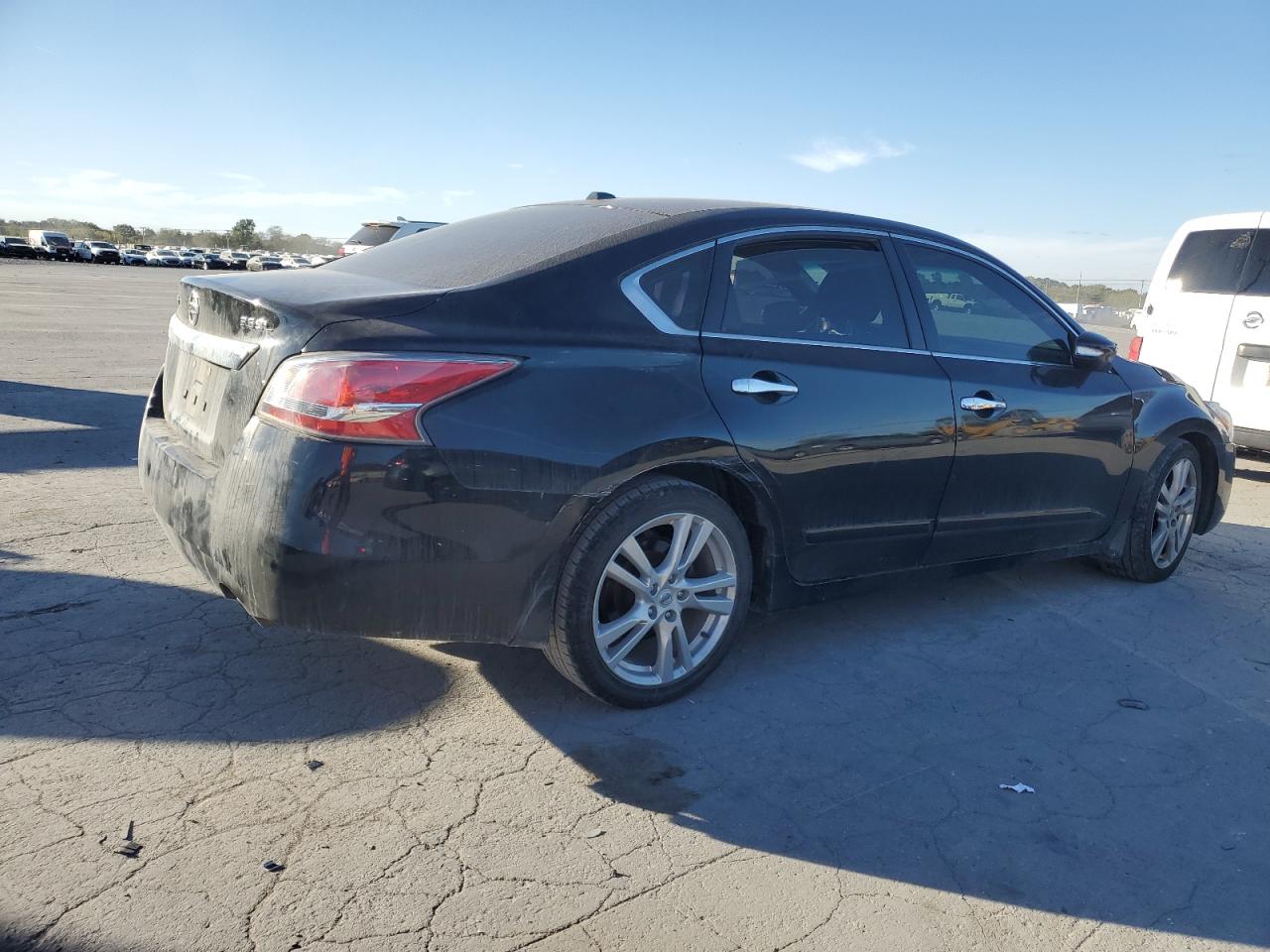 2015 Nissan Altima - Image 3
