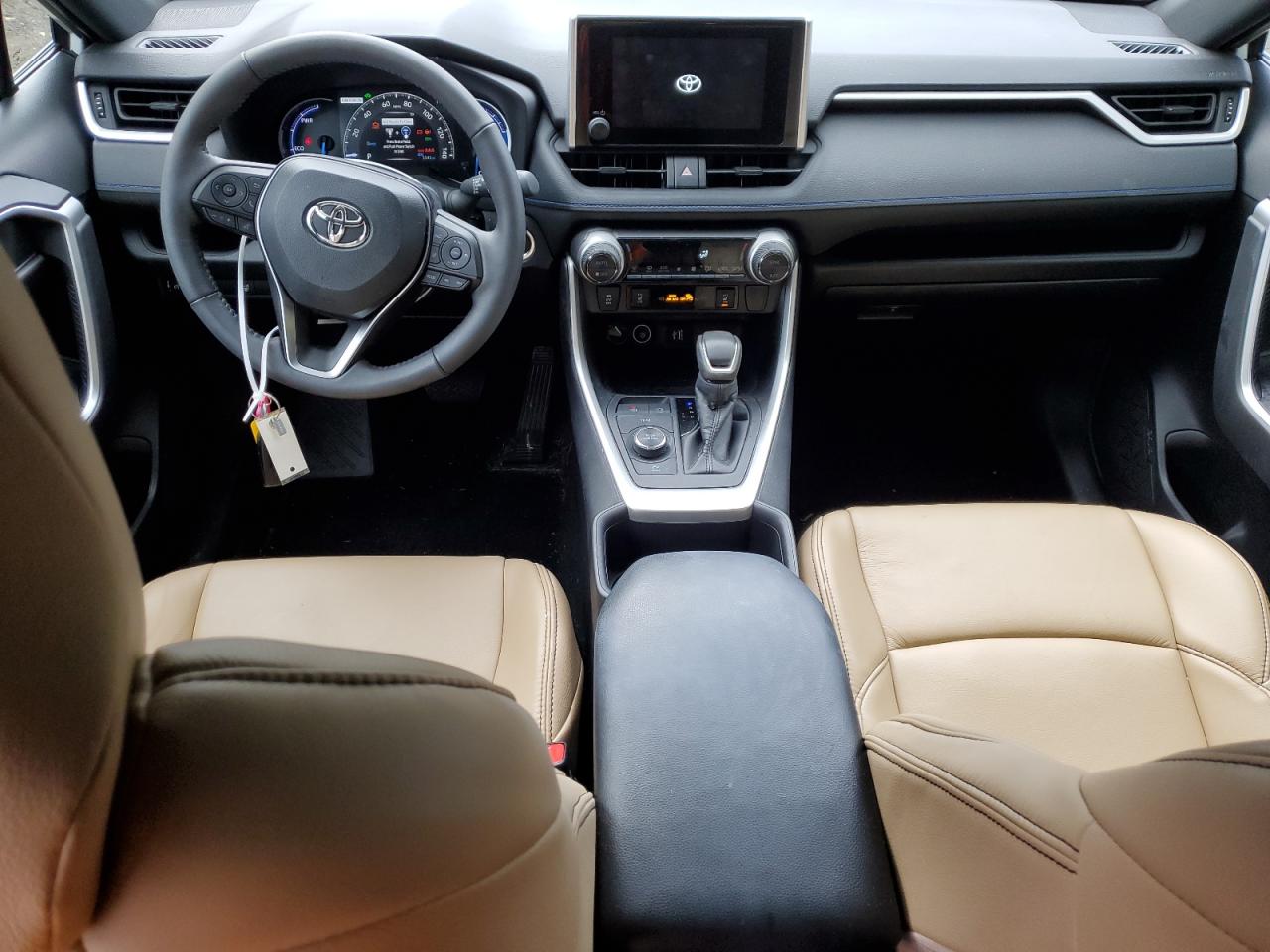 2024 Toyota RAV 4 - Image 8