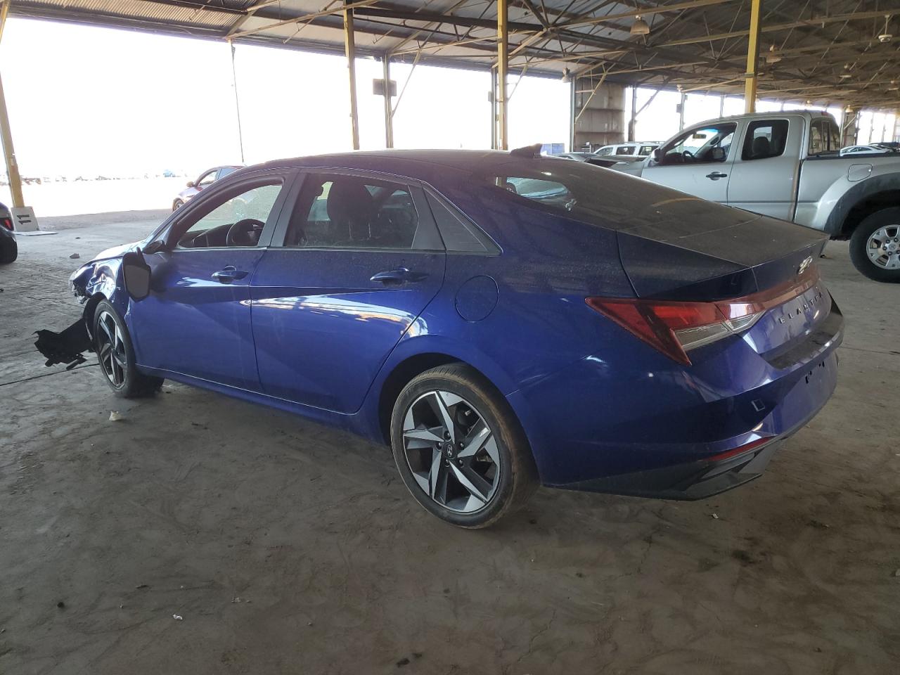 2023 Hyundai Elantra - Image 2