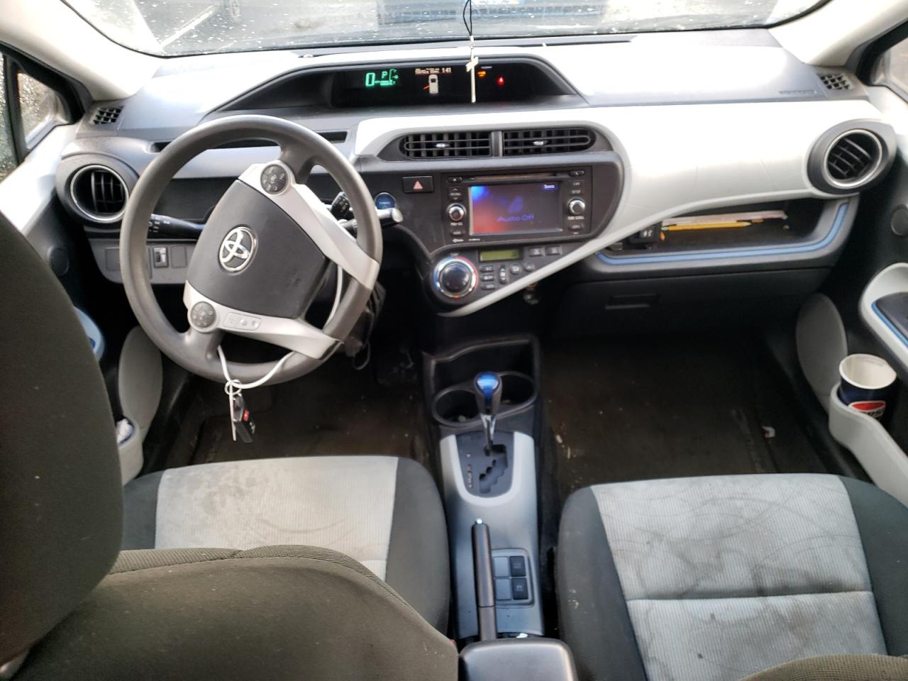 2012 Toyota Prius - Image 8