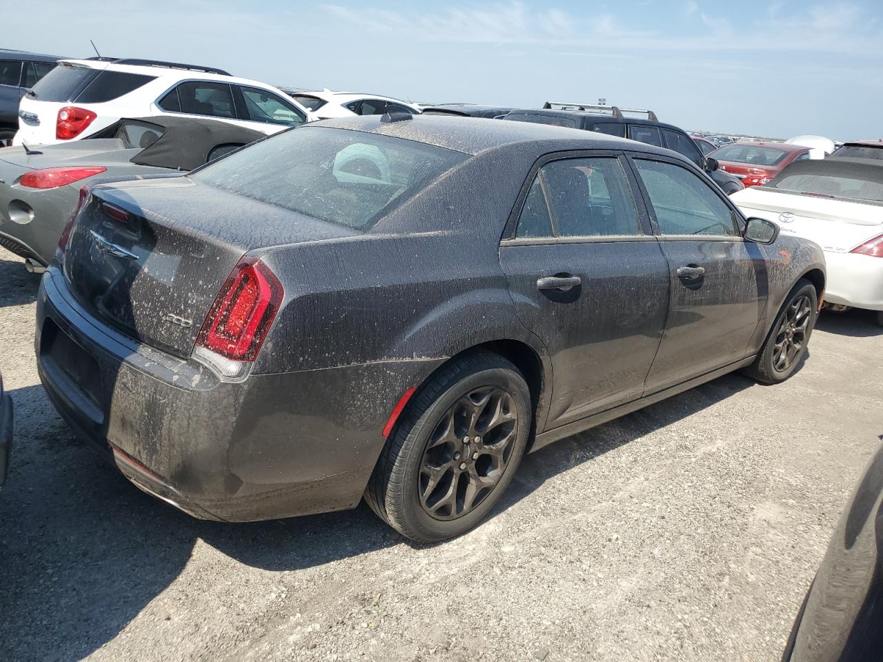 2019 Chrysler 300 Touring VIN: 2C3CCARG5KH691085 Lot: 76202264