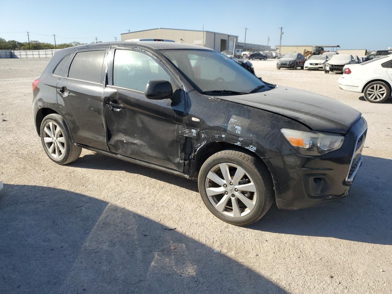 2014 Mitsubishi Outlander - Image 4