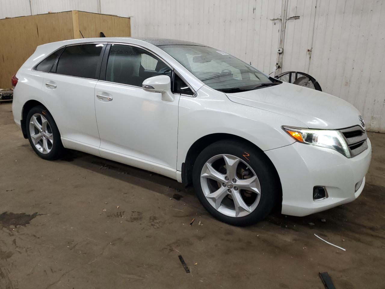 2013 Toyota Venza - Image 4