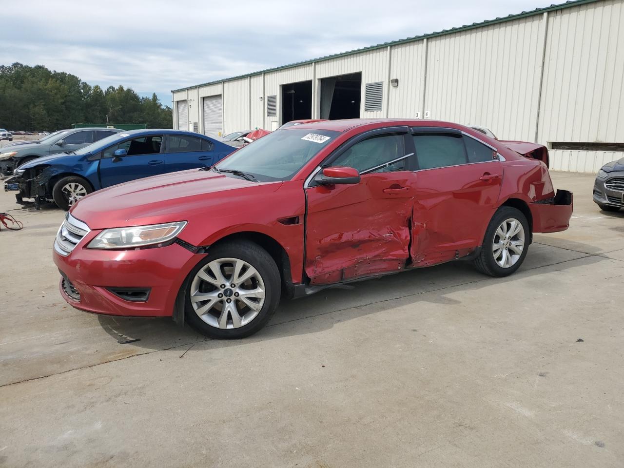 2010 Ford Taurus - Image 1