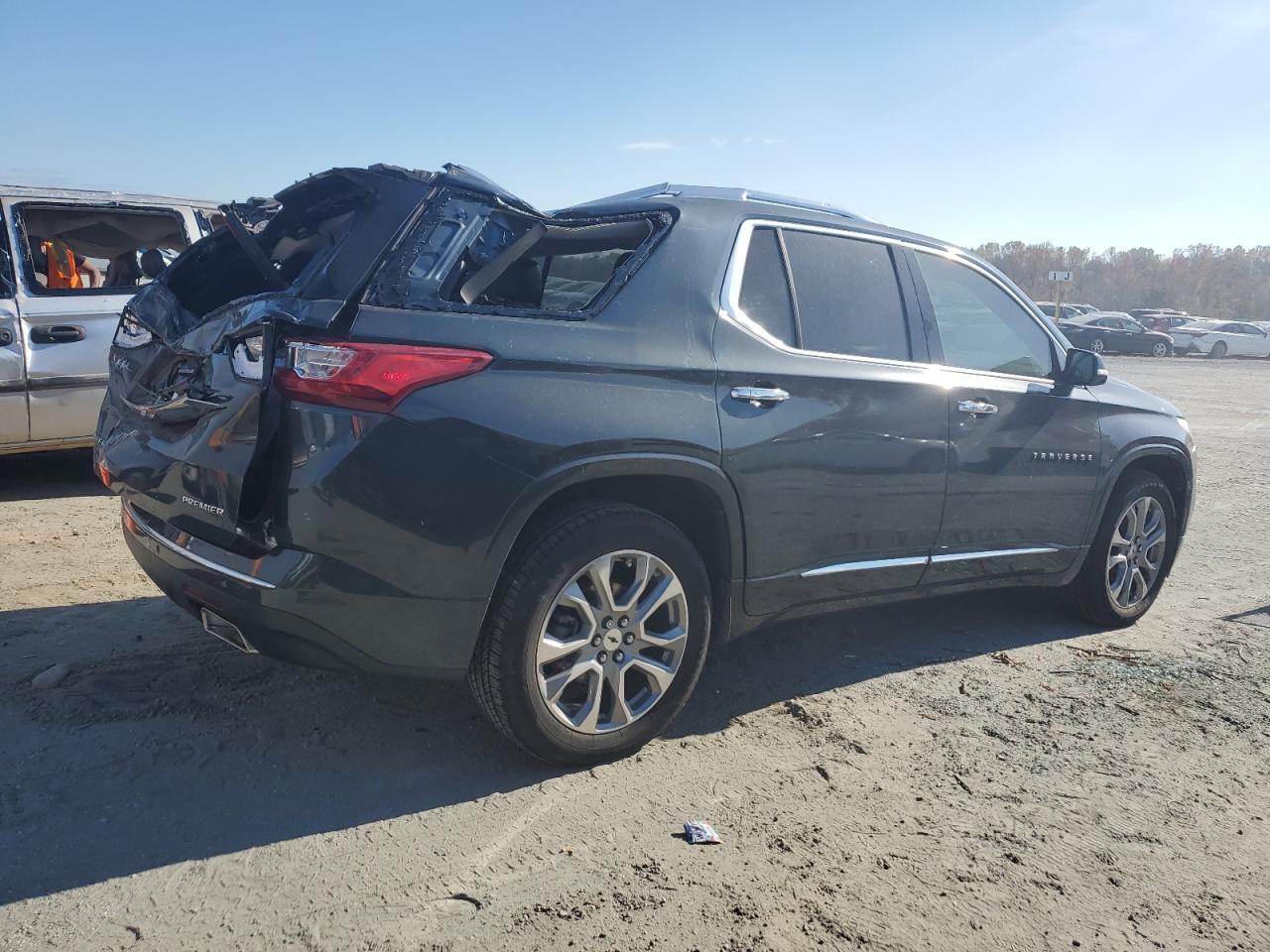 2019 Chevrolet Traverse - Image 3