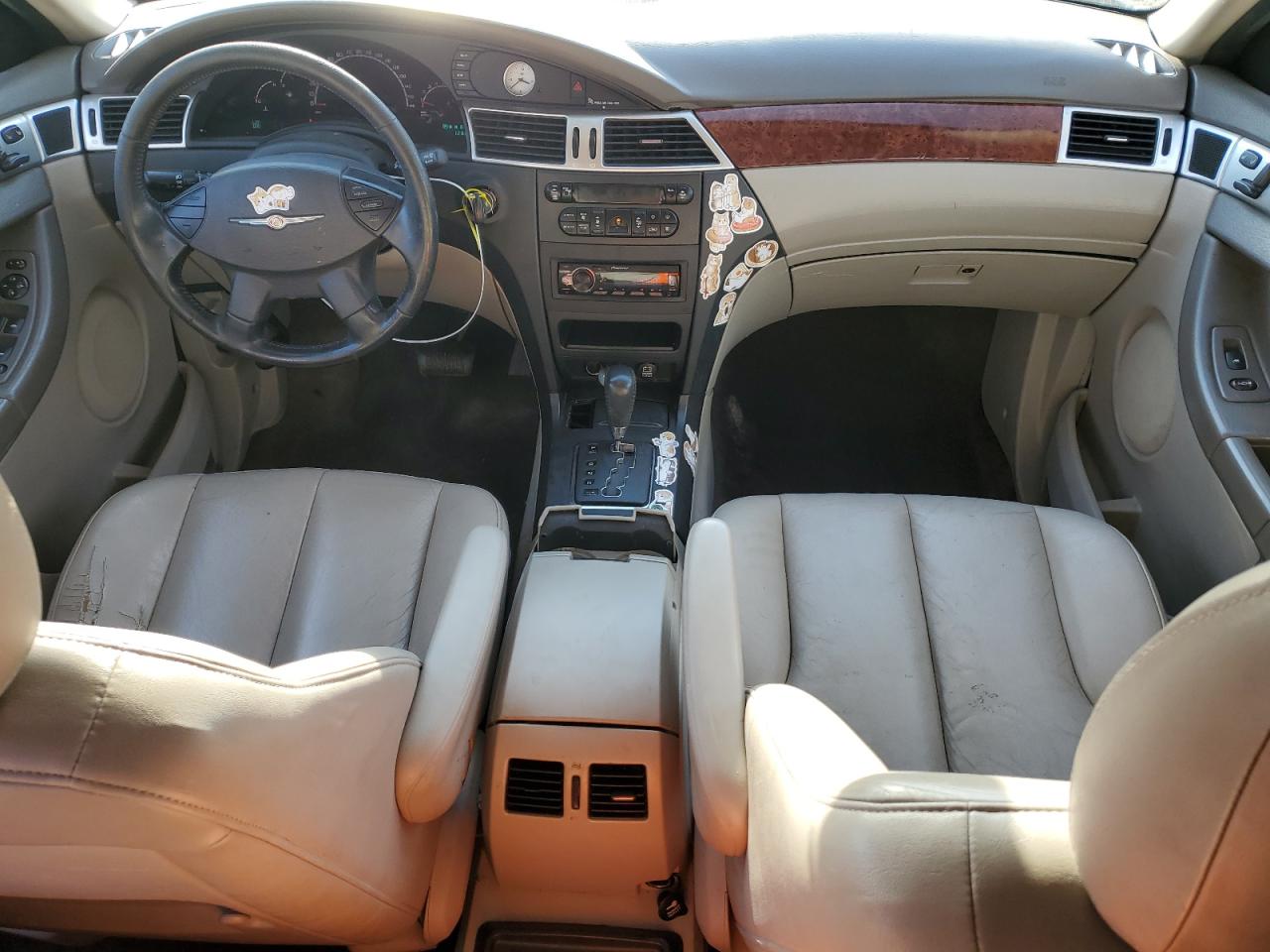 2005 Chrysler Pacifica - Image 8
