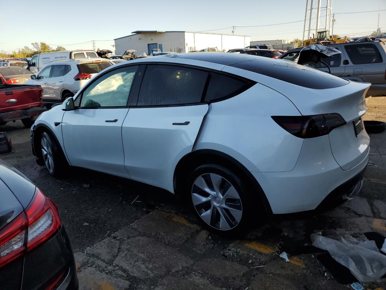 VIN 7SAYGDEE1PA095898 2023 TESLA MODEL Y no.2