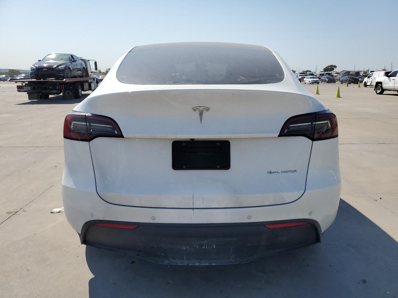 7SAYGAEE5NF535586 2022 Tesla Model Y