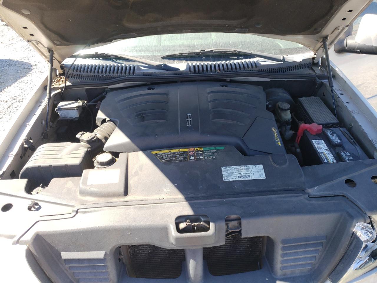 2003 Lincoln Aviator - Image 12