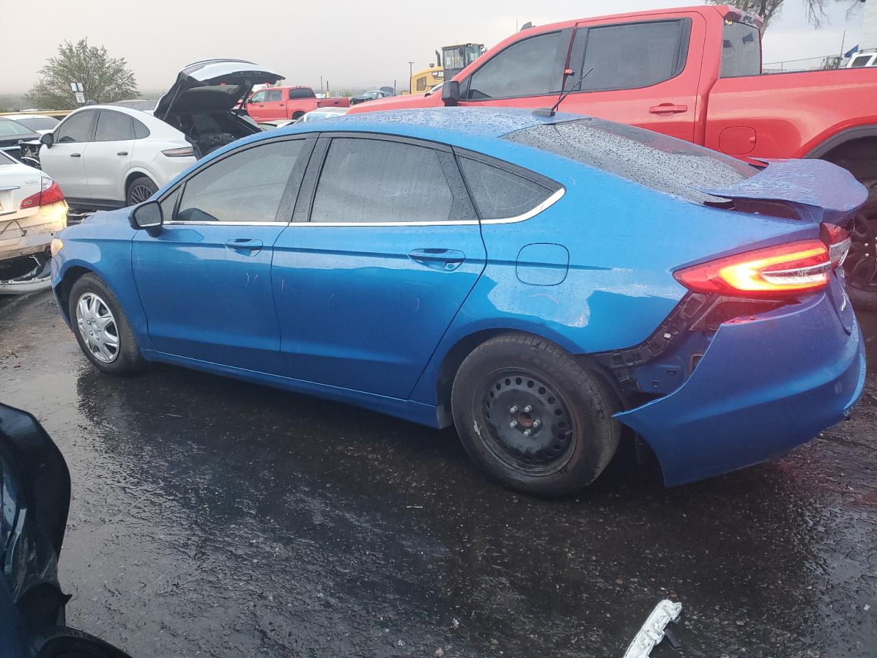 2019 Ford Fusion - Image 2