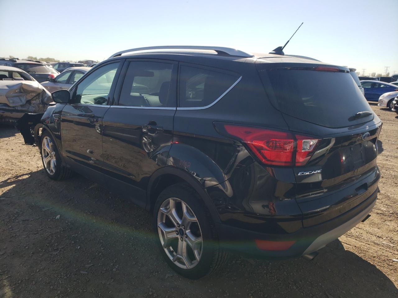 1FMCU9J90KUA26415 2019 Ford Escape Titanium