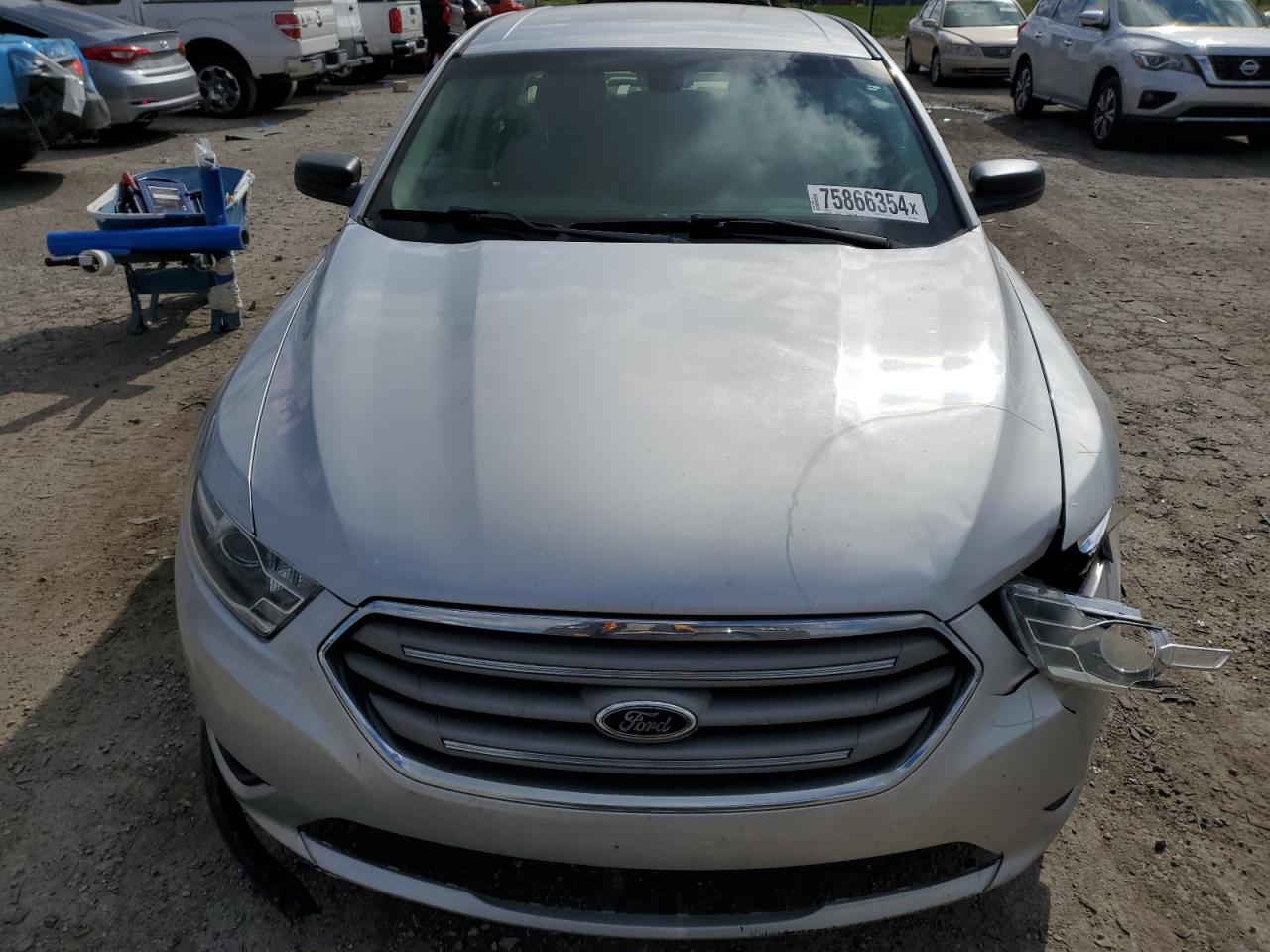 2015 Ford Taurus - Image 5