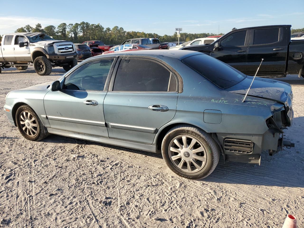 2005 Hyundai Sonata - Image 2