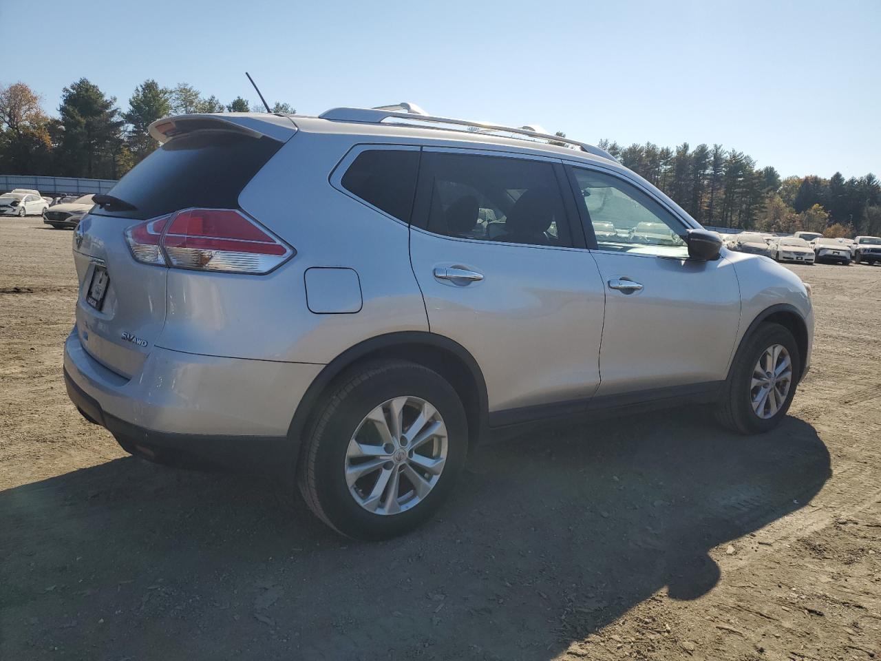 2015 Nissan Rogue - Image 3