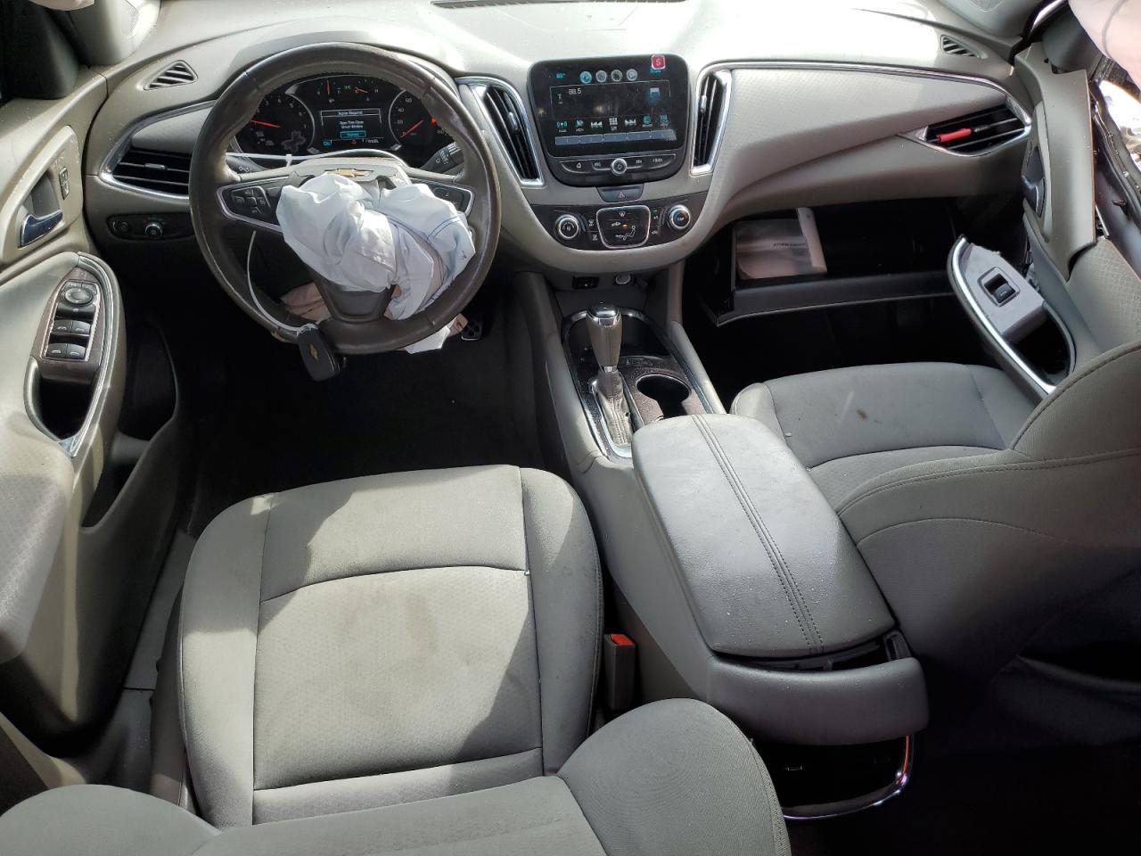 2018 Chevrolet Malibu - Image 8