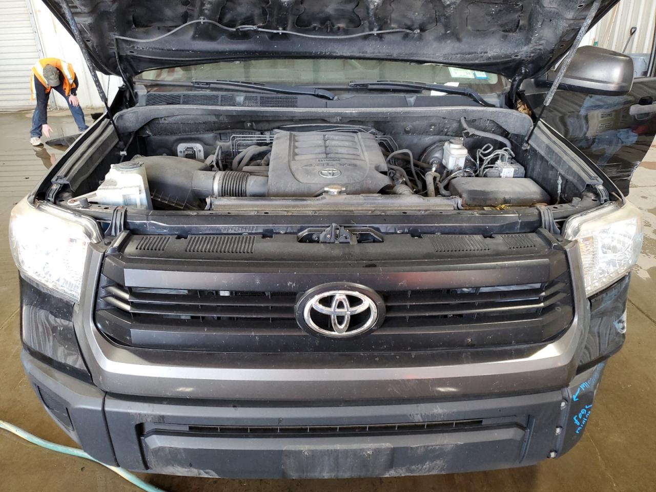 5TFUM5F1XHX071972 2017 Toyota Tundra Double Cab Sr