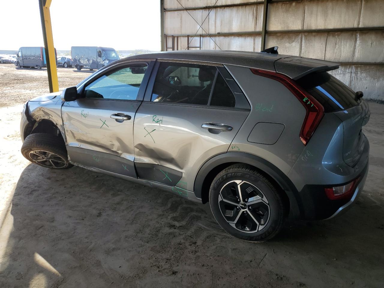 2023 Kia Niro - Image 2