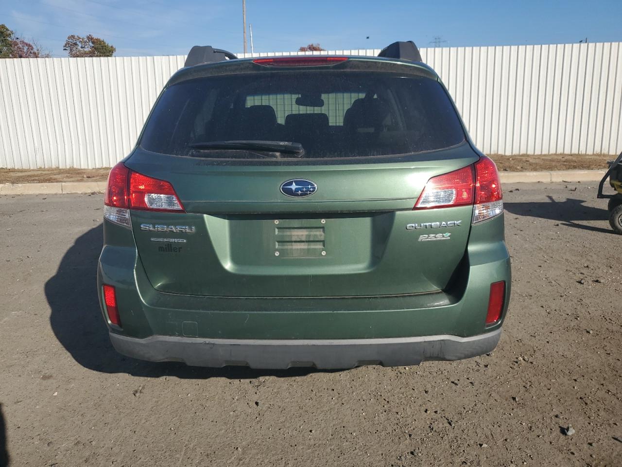 2011 Subaru Outback - Image 6