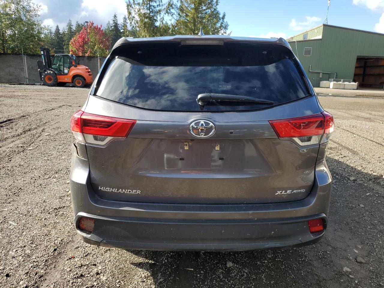 5TDJZRFH5KS601397 2019 Toyota Highlander Se