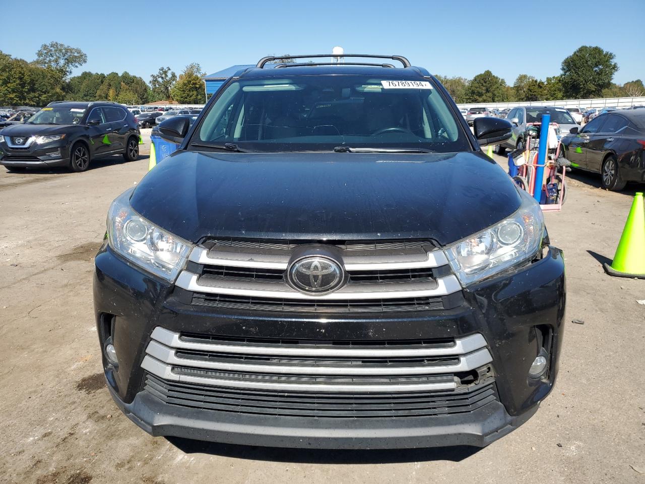 VIN 5TDKZRFH0JS538695 2018 TOYOTA HIGHLANDER no.5