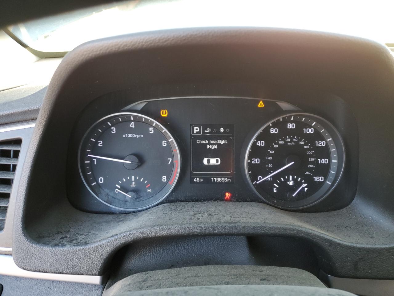 2018 Hyundai Elantra - Image 9