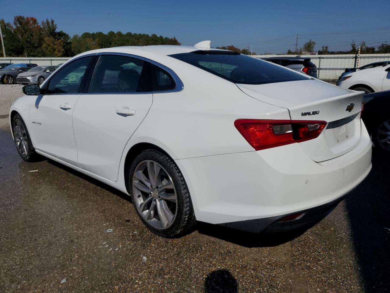 2023 Chevrolet Malibu - Image 2