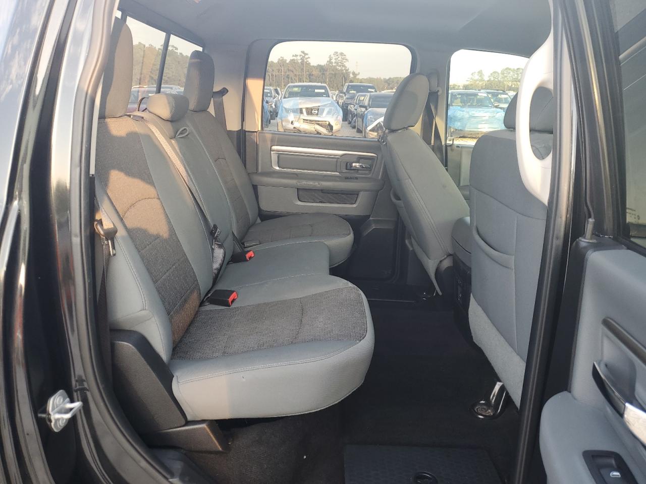 2015 RAM 1500 - Image 10