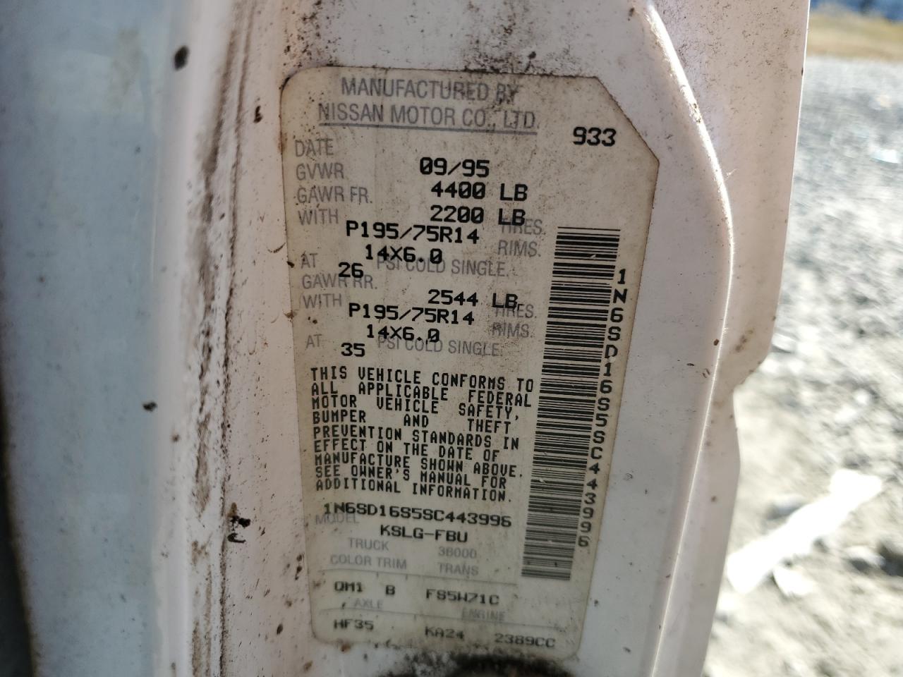 1995 Nissan Titan - Image 12