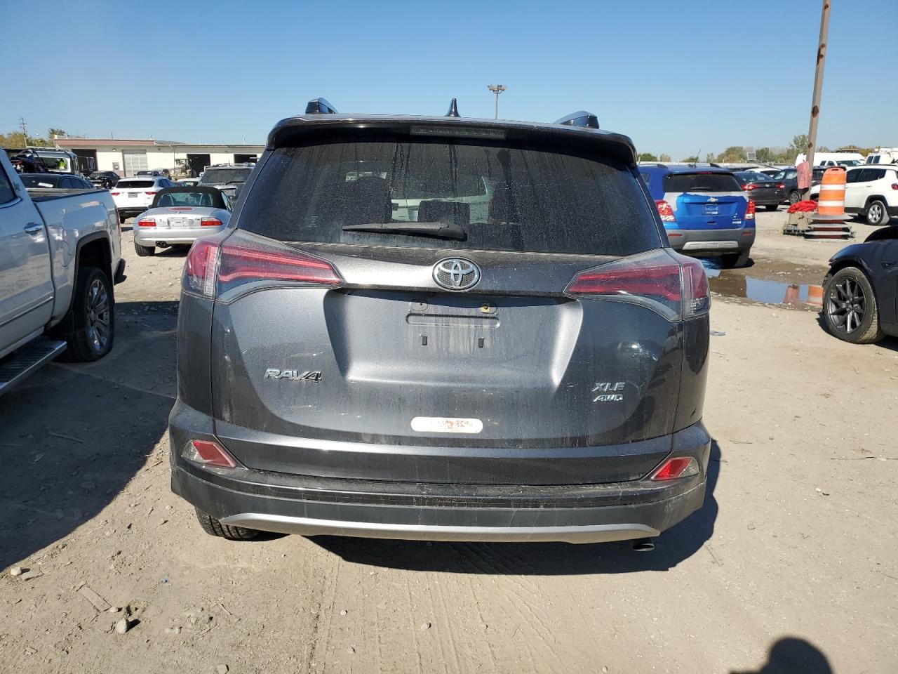 2017 Toyota Rav4 Xle VIN: JTMRFREVXHD205621 Lot: 76244134