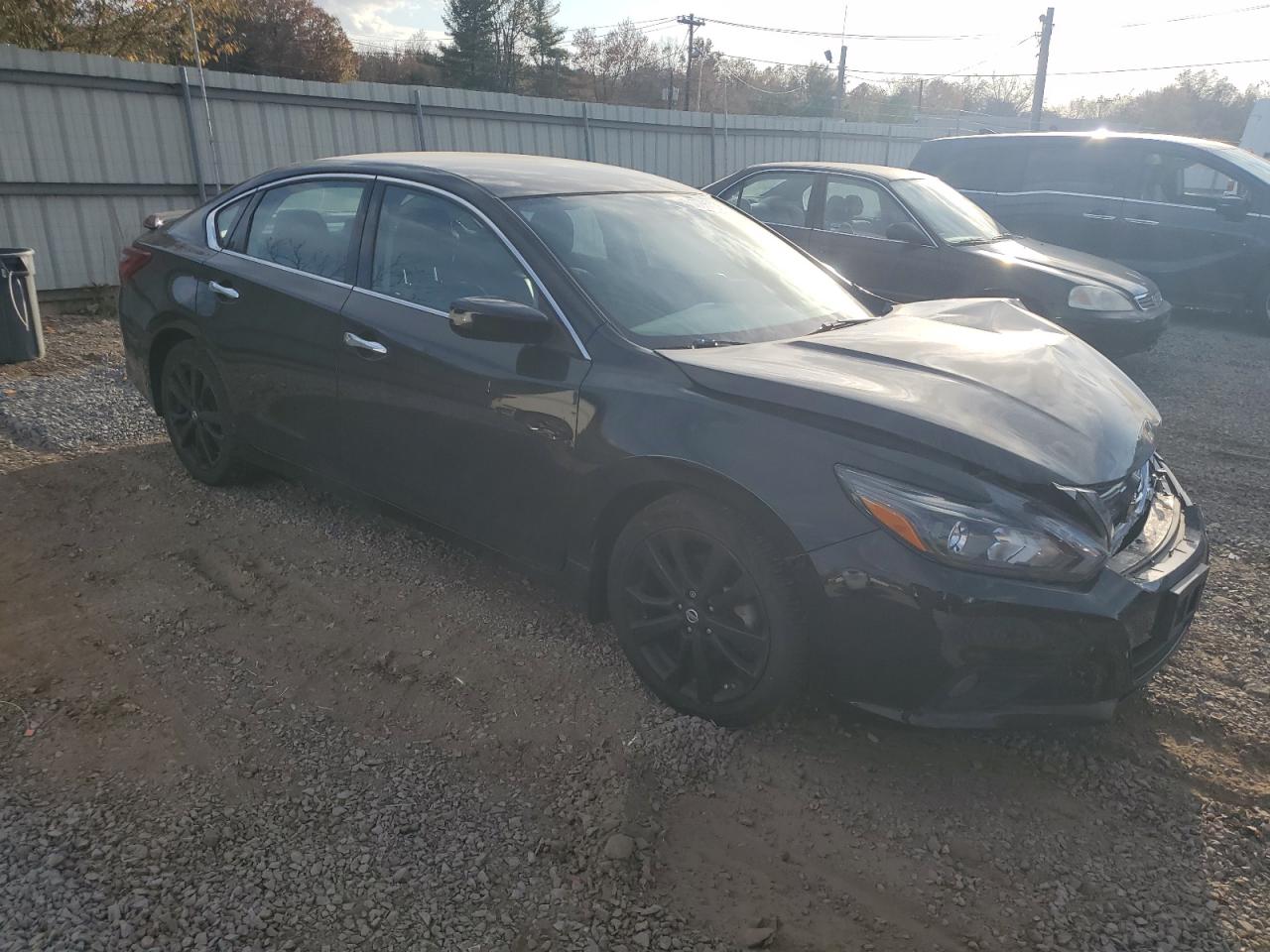 2017 Nissan Altima - Image 4
