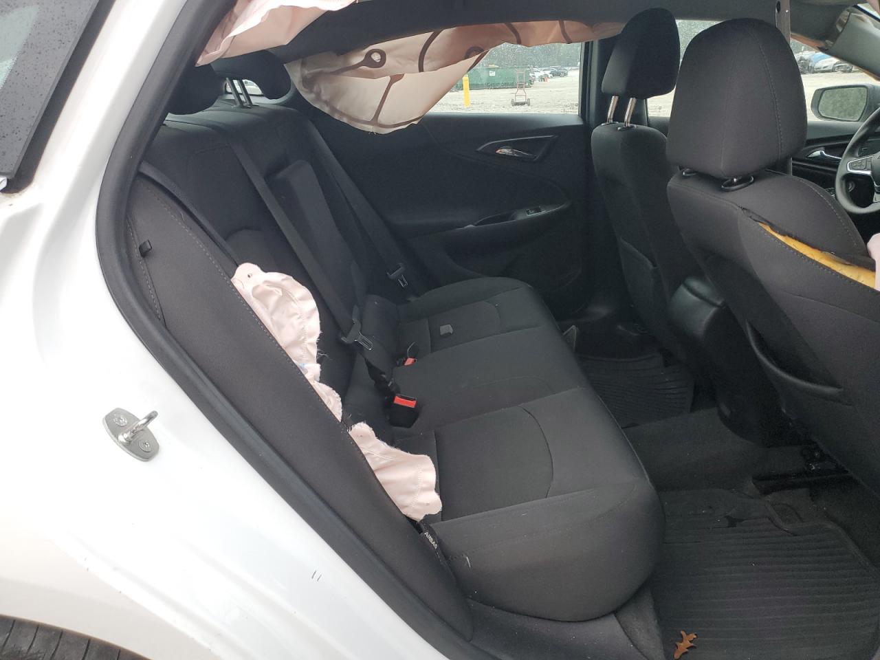 2016 Chevrolet Malibu - Image 10