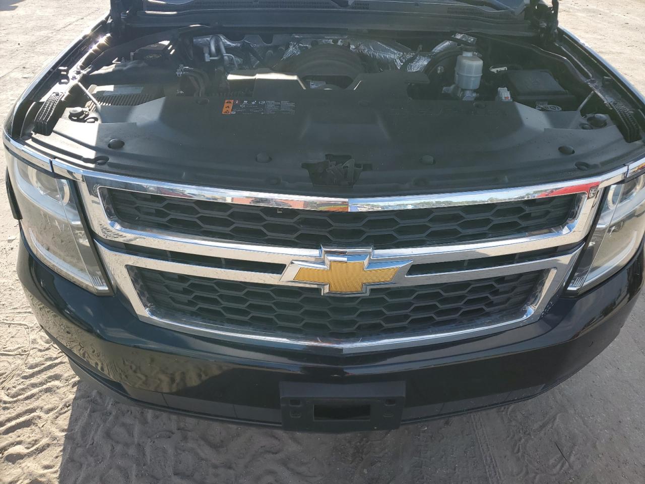 1GNSCHKC1JR275662 2018 Chevrolet Suburban C1500 Lt