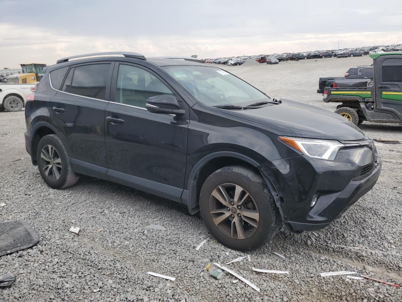2017 Toyota RAV 4 - Image 4