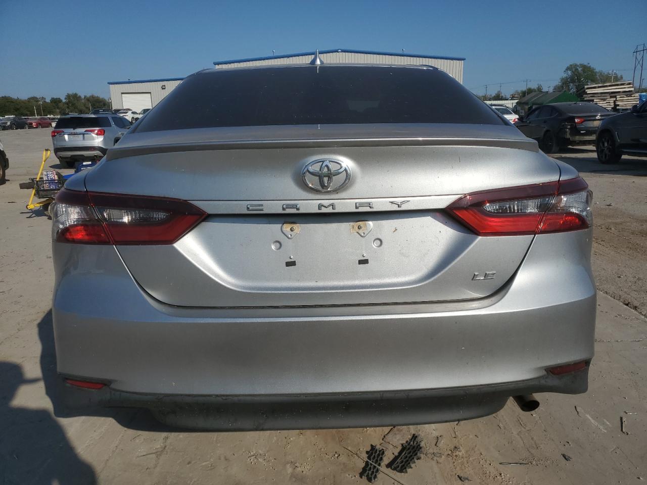 4T1C11AK4NU695272 2022 Toyota Camry Le